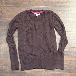 Old Navy brown sweater 
Size small